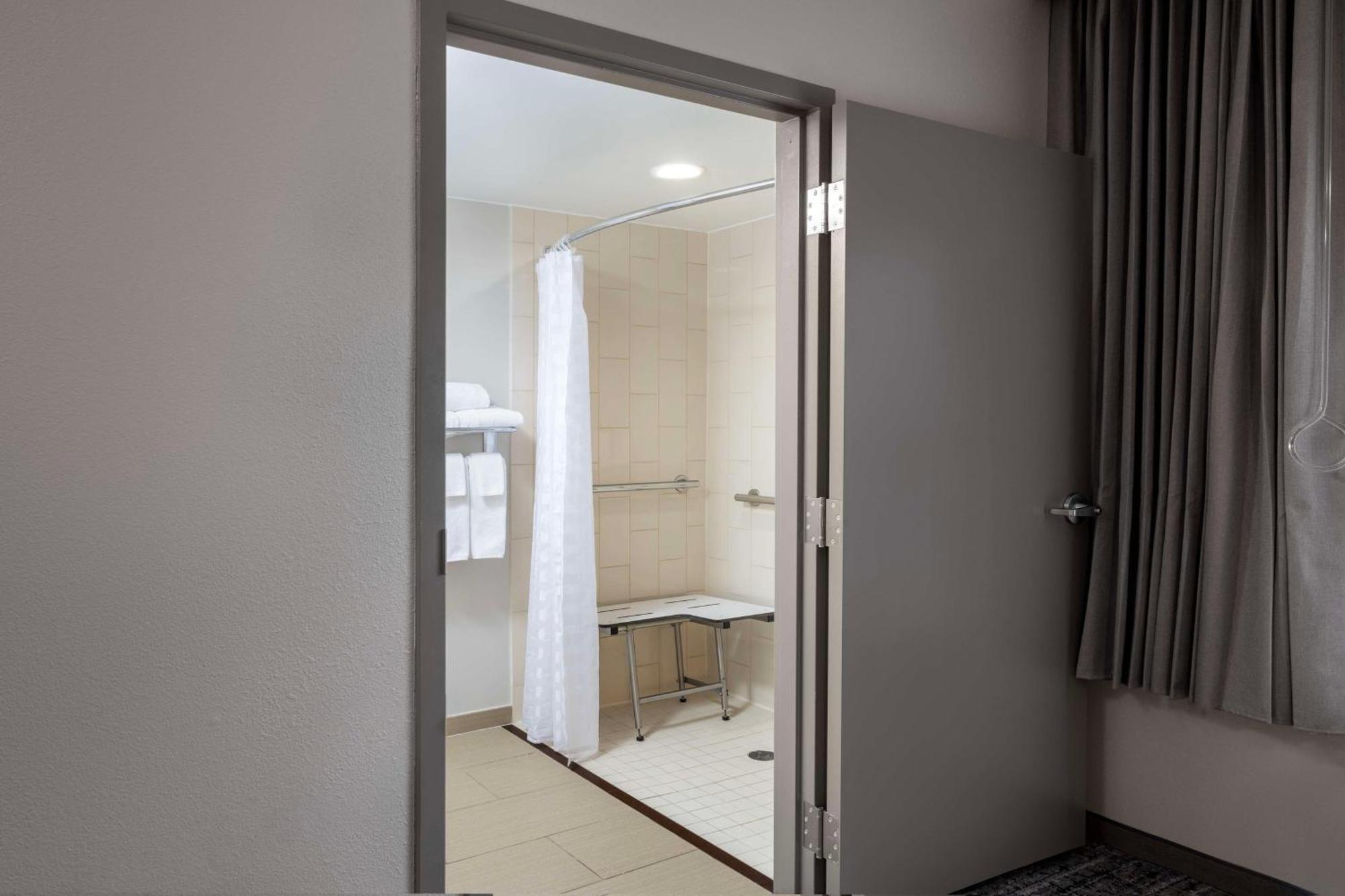 Hyatt Place Detroit/Utica Zewnętrze zdjęcie
