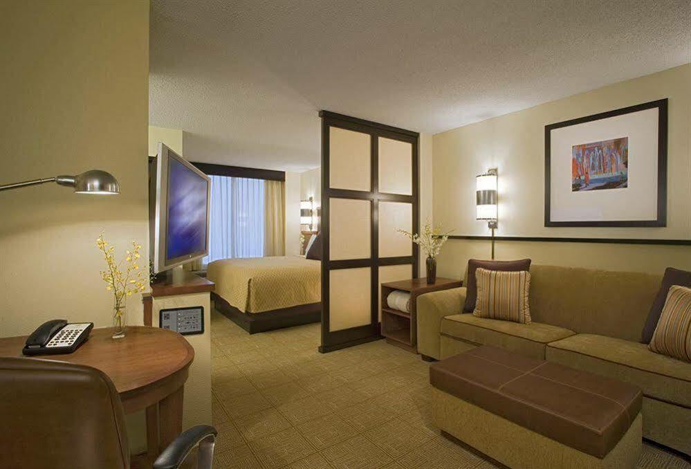 Hyatt Place Detroit/Utica Zewnętrze zdjęcie